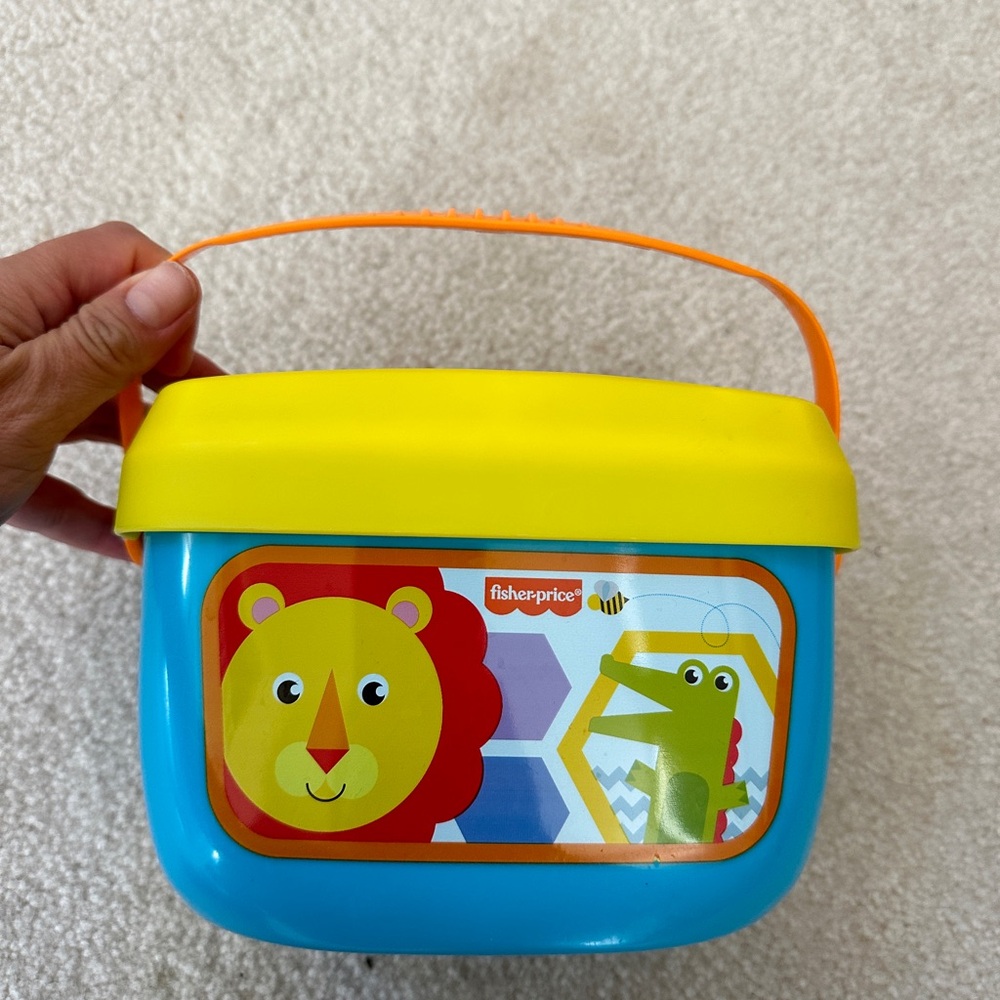 Fisher-Price Colorful Animal Toy Bucket